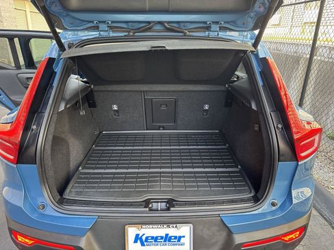 Used 2023 Volvo XC40 B5 Plus w/ Climate Package AWD/4WD image 24