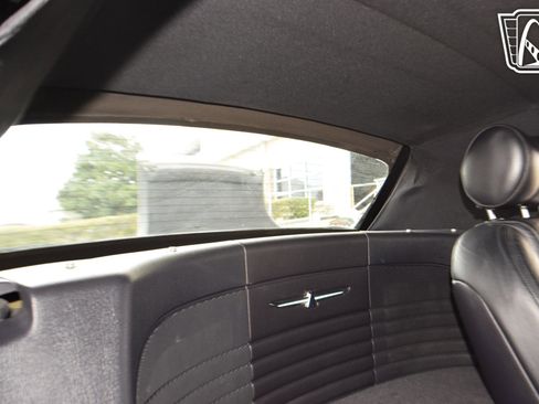 Used 2003 Ford Thunderbird image 21