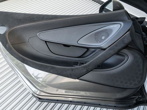 Used 2019 McLaren 570S RWD image 27