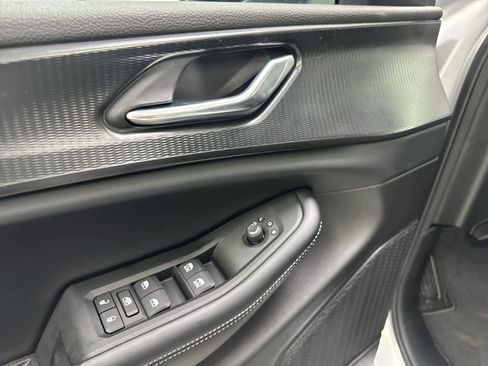 New 2025 Jeep Grand Cherokee Laredo X w/ Luxury Tech Group I image 8