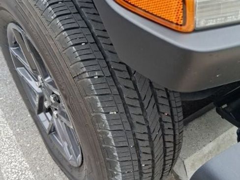 Used 2024 Jeep Gladiator Sport image 25