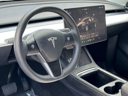 Used 2024 Tesla Model Y Long Range AWD/4WD image 27