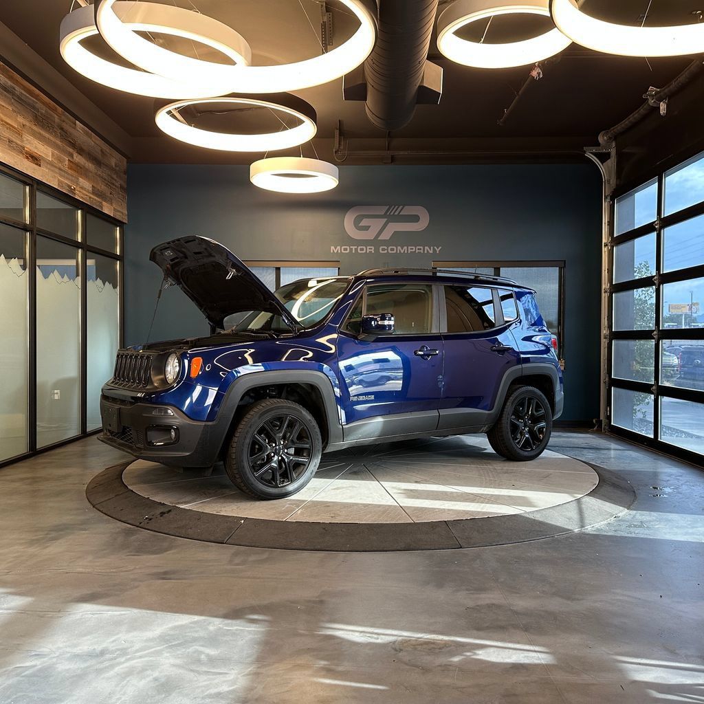 Used 2018 Jeep Renegade Altitude w/ UConnect 8.4 Nav Group AWD/4WD image 23