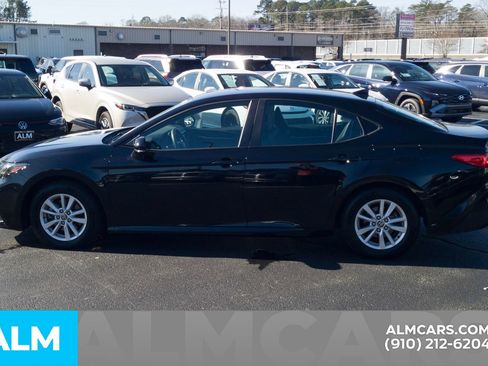 Used 2025 Toyota Camry LE image 11