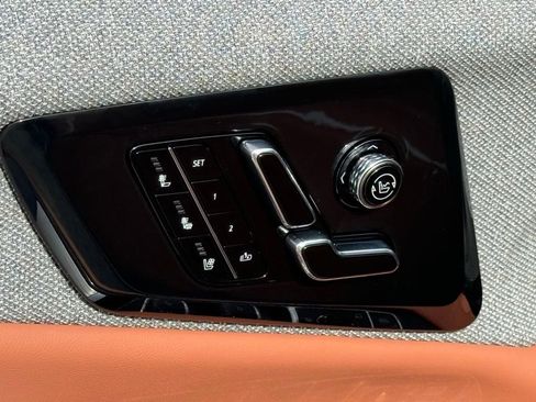 New 2026 Cadillac Optiq Luxury 2 image 21