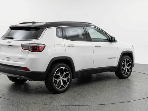 Used 2025 Jeep Compass Limited AWD/4WD image 9
