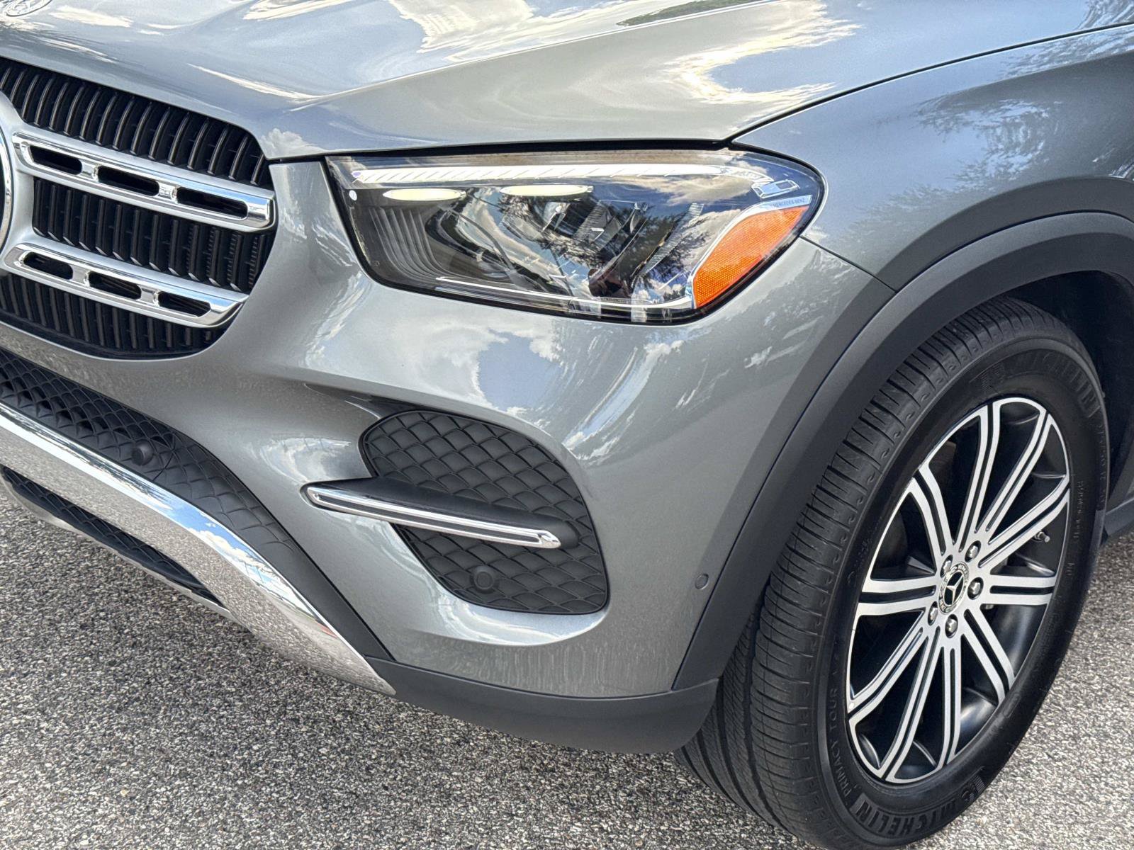 Certified 2025 Mercedes-Benz GLE 450 4MATIC image 9