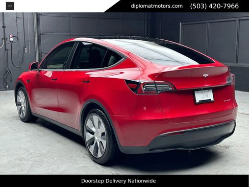 Used 2021 Tesla Model Y Long Range image 3