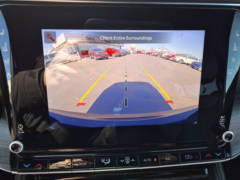 Used 2024 Jeep Wagoneer Series II w/ Flexible Seating Group image 19