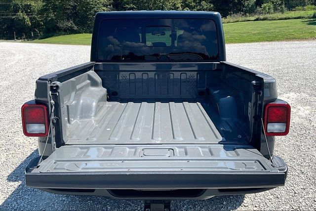 Used 2021 Jeep Gladiator Sport AWD/4WD image 32