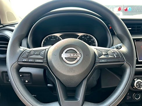 New 2025 Nissan Kicks Play S image 17