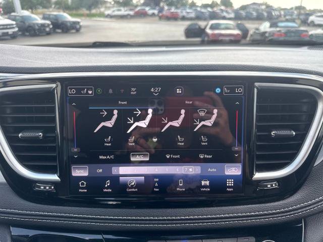 Used 2026 Chrysler Pacifica Limited w/ S Appearance Package FWD image 17