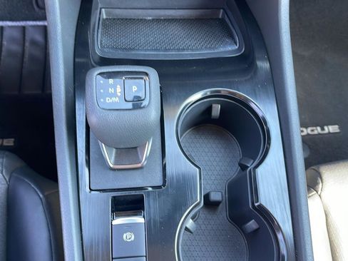 Used 2023 Nissan Rogue SV w/ SV Premium B Package FWD image 19