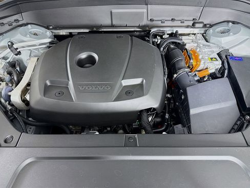 New 2026 Volvo XC90 T8 Plus w/ Protection Package Premier image 33