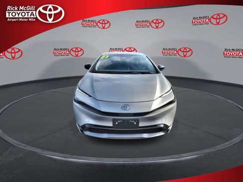 Used 2025 Toyota Prius XLE image 3