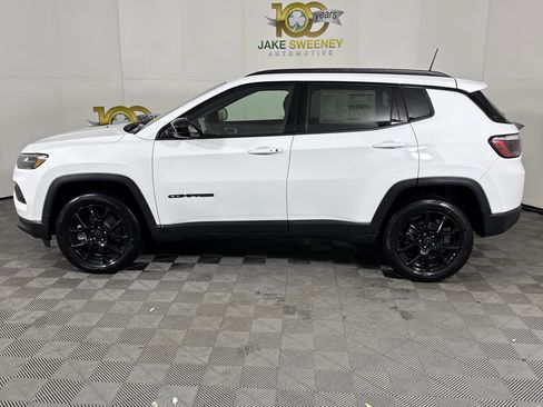 New 2026 Jeep Compass Latitude image 4