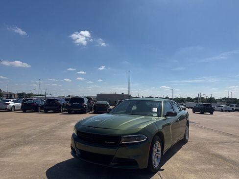Used 2023 Dodge Charger SXT RWD image 7