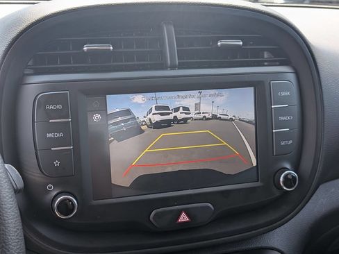 Used 2025 Kia Soul LX FWD image 19
