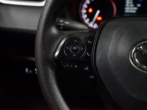 Certified 2025 Toyota RAV4 LE FWD image 14