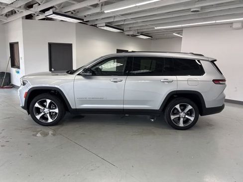 Used 2023 Jeep Grand Cherokee L Limited w/ Trailer Tow Group (B) image 6