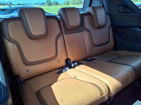 New 2025 Nissan Armada SL w/ Convenience Package image 9