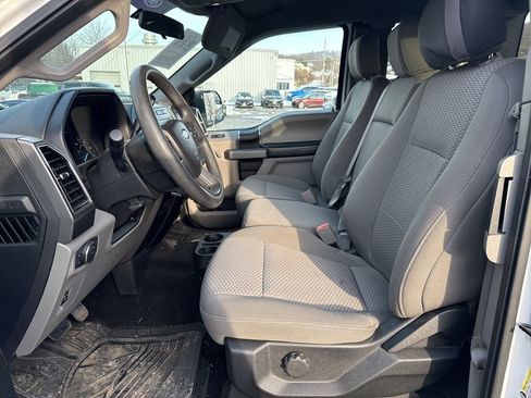 Used 2018 Ford F150 XLT image 5