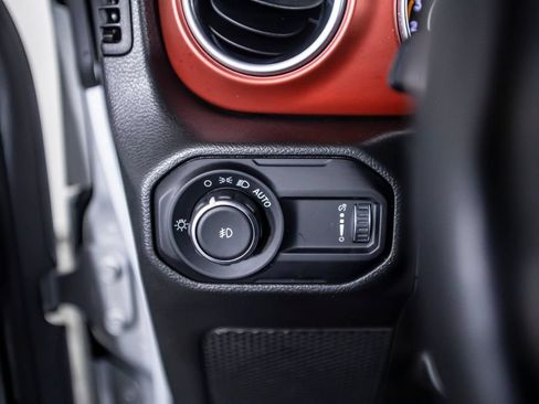 Used 2023 Jeep Wrangler Unlimited Rubicon AWD/4WD image 33
