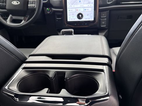 Used 2023 Ford F150 Lightning Lariat image 34