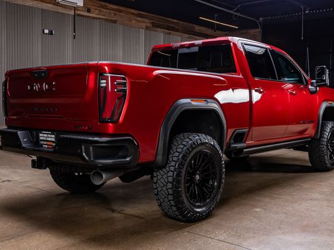 Used 2025 GMC Sierra 2500 AT4X AWD/4WD image 10