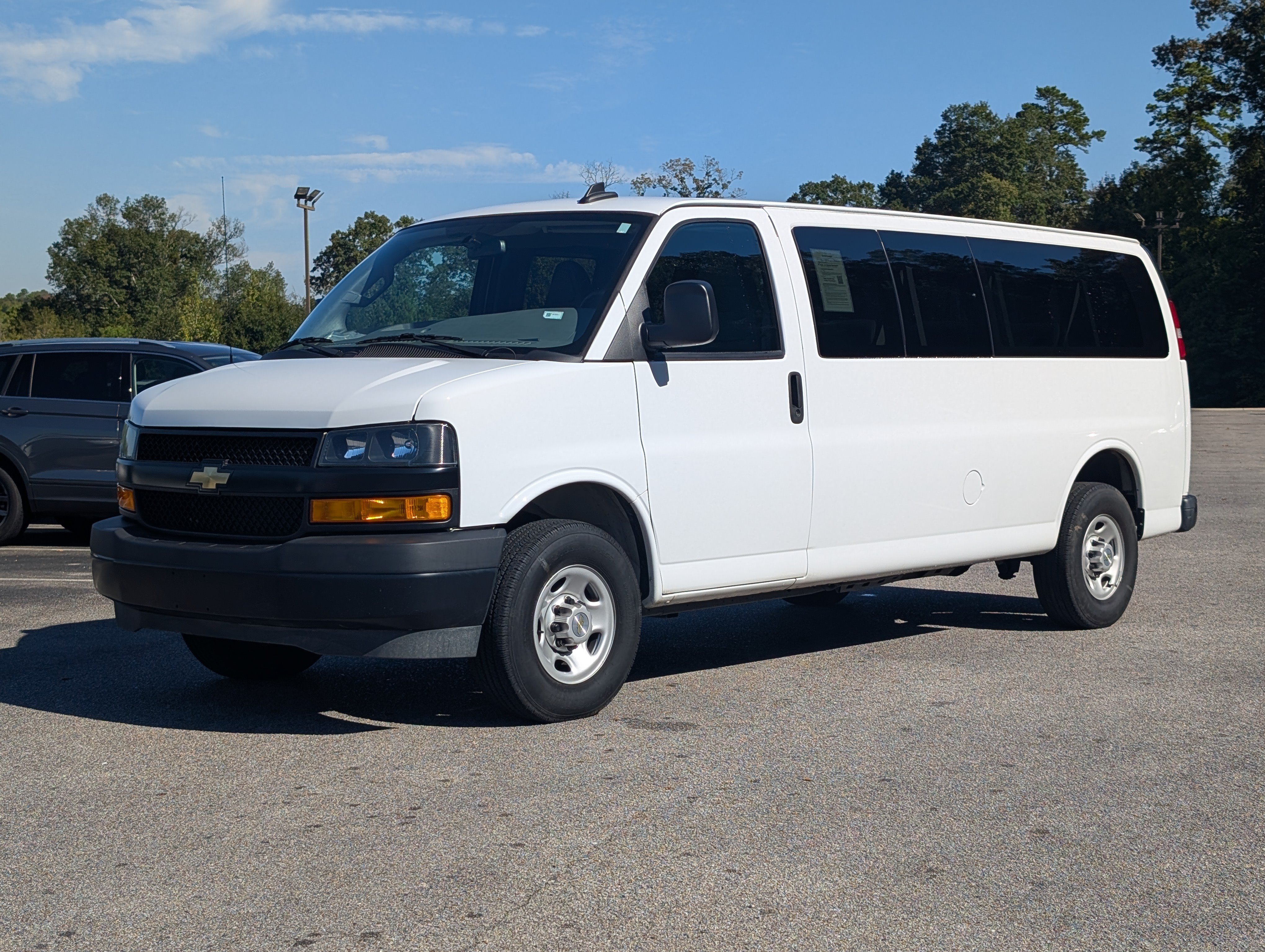 Used 2024 Chevrolet Express 3500 LS RWD image 5