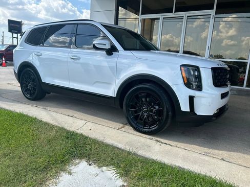 Used 2022 Kia Telluride SX w/ SX Prestige Package AWD/4WD image 2