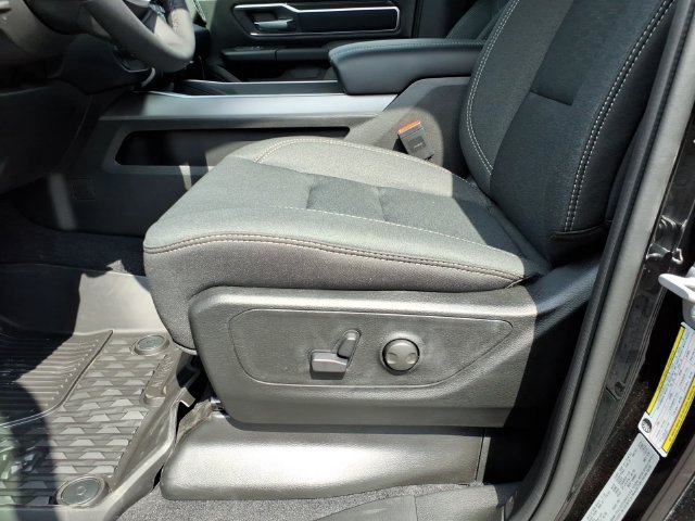 New 2026 RAM 1500 Big Horn w/ Night Edition AWD/4WD image 7