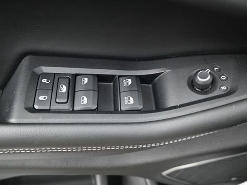 Used 2022 Jeep Grand Cherokee Limited AWD/4WD image 11