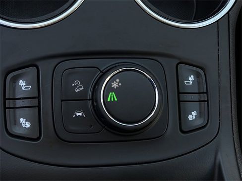 Used 2024 GMC Terrain SLT image 18