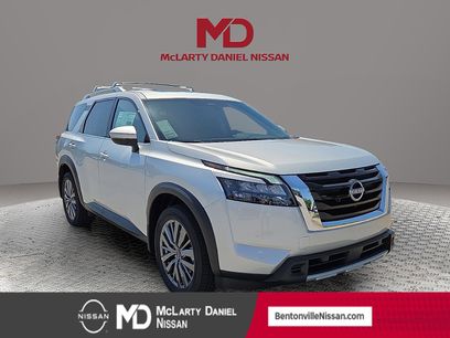 New 2025 Nissan Pathfinder SL w/ SL Premium Package