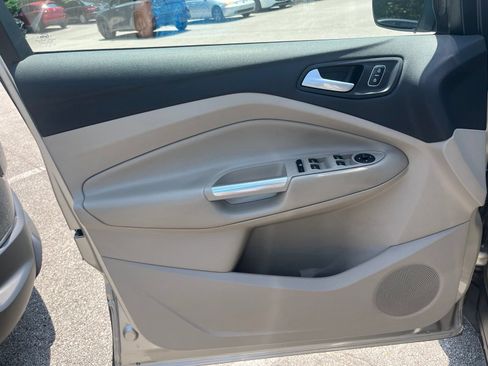 Used 2018 Ford Escape SE w/ SE Sync 3 Package FWD image 10