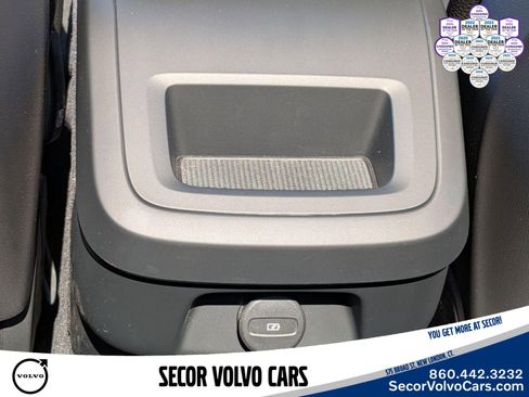 Used 2025 Volvo V60 B5 Cross Country Plus AWD/4WD image 14