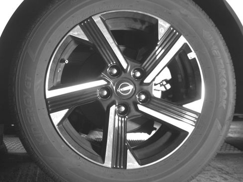 Used 2025 Nissan Sentra SV FWD image 14