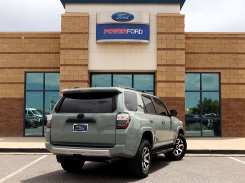 Used 2022 Toyota 4Runner TRD Off-Road AWD/4WD image 6