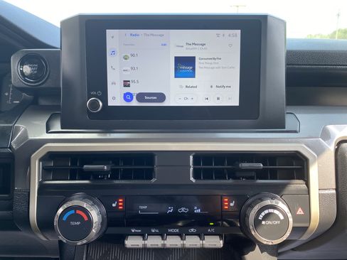 Used 2024 Toyota Tacoma SR5 image 9