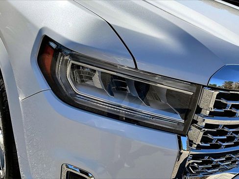 Used 2022 GMC Acadia Denali w/ Denali Technology Package image 28