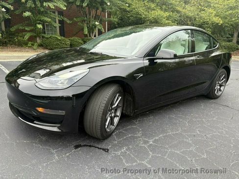 Used 2023 Tesla Model 3 Standard Range RWD image 3