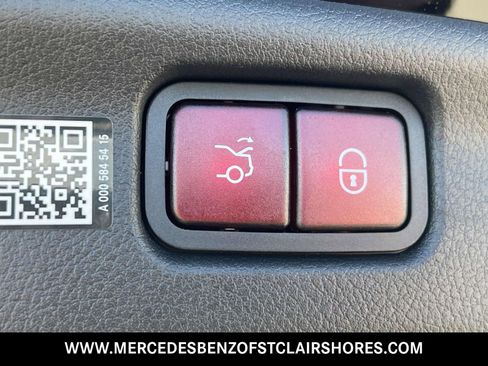 Used 2025 Mercedes-Benz C 300 4MATIC Sedan image 13