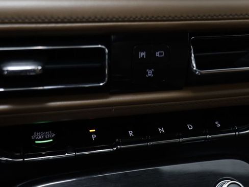 Used 2022 Lincoln Nautilus Reserve AWD/4WD image 13