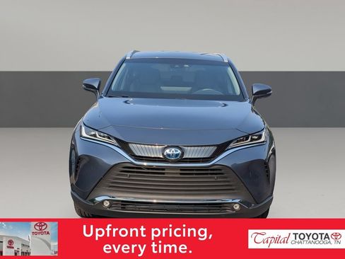 Used 2024 Toyota Venza XLE AWD/4WD image 3