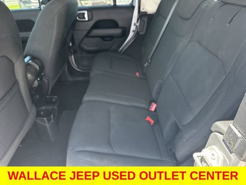 Used 2020 Jeep Wrangler Unlimited Sahara w/ LED Lighting Group AWD/4WD image 14