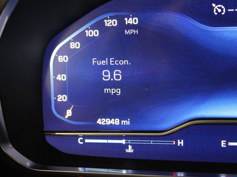 Used 2023 Chevrolet Suburban Premier image 17