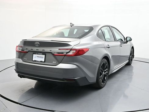 Used 2025 Toyota Camry SE image 7