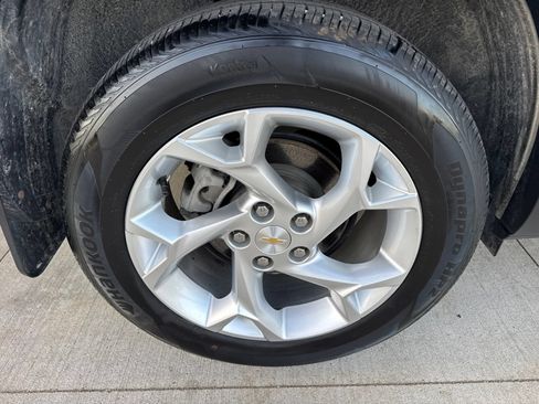 Used 2024 Chevrolet Trax LS w/ LS Convenience Package FWD image 18