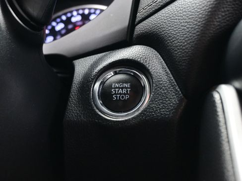 Used 2021 Toyota RAV4 XLE AWD/4WD image 22